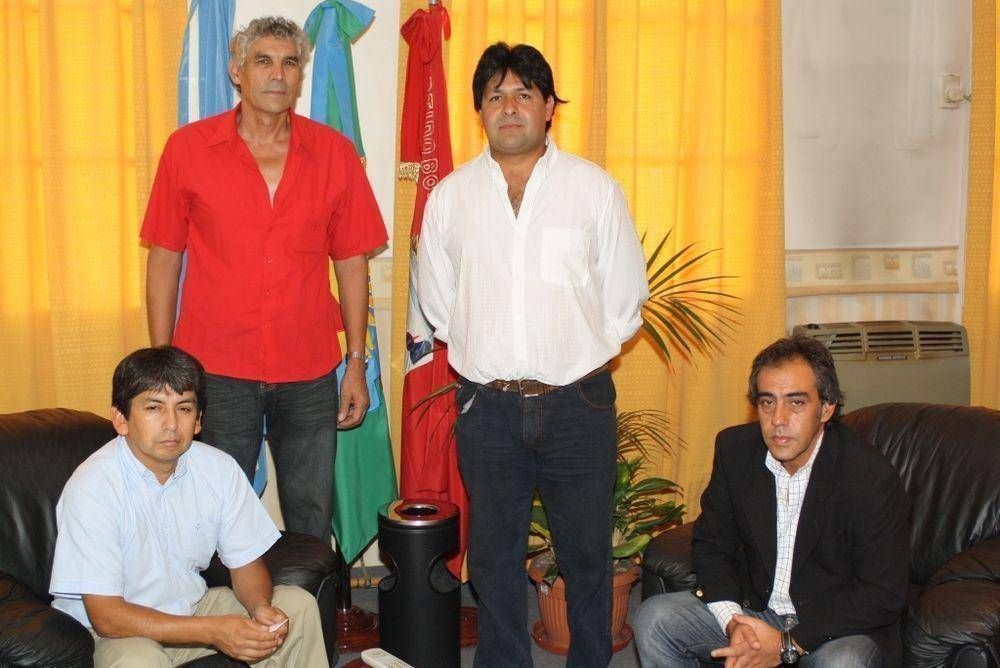 Escobar - Analizaron la situaci�n de los familiares afectados por el terremoto