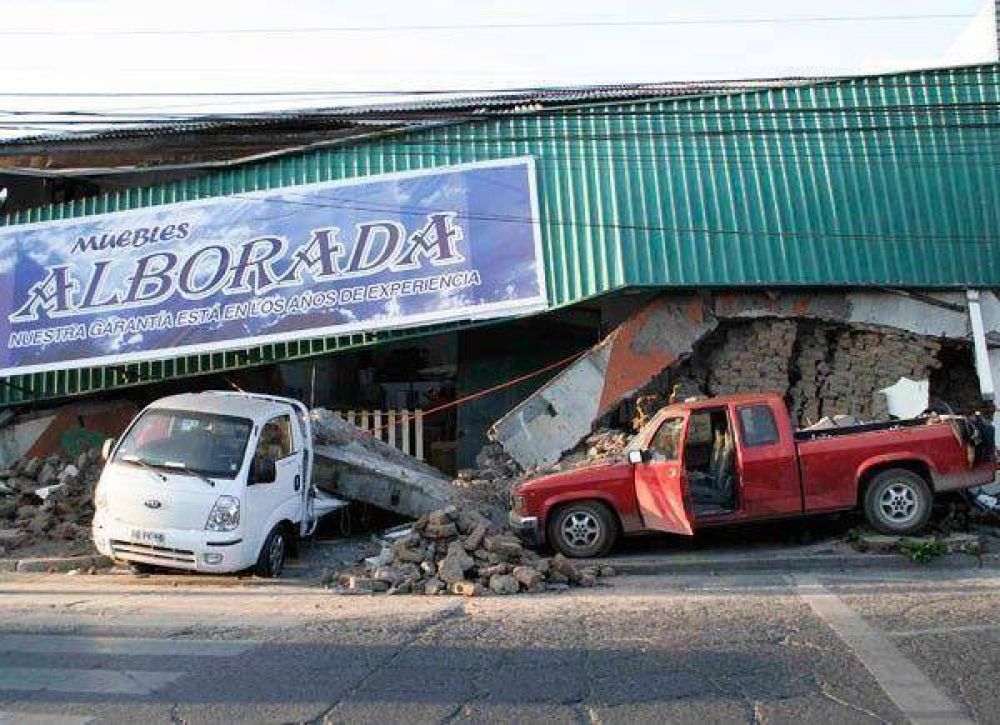 En Concepci�n reciben a los militares como h�roes
