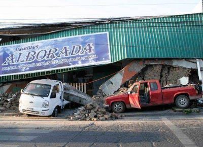 En Concepci�n reciben a los militares como h�roes