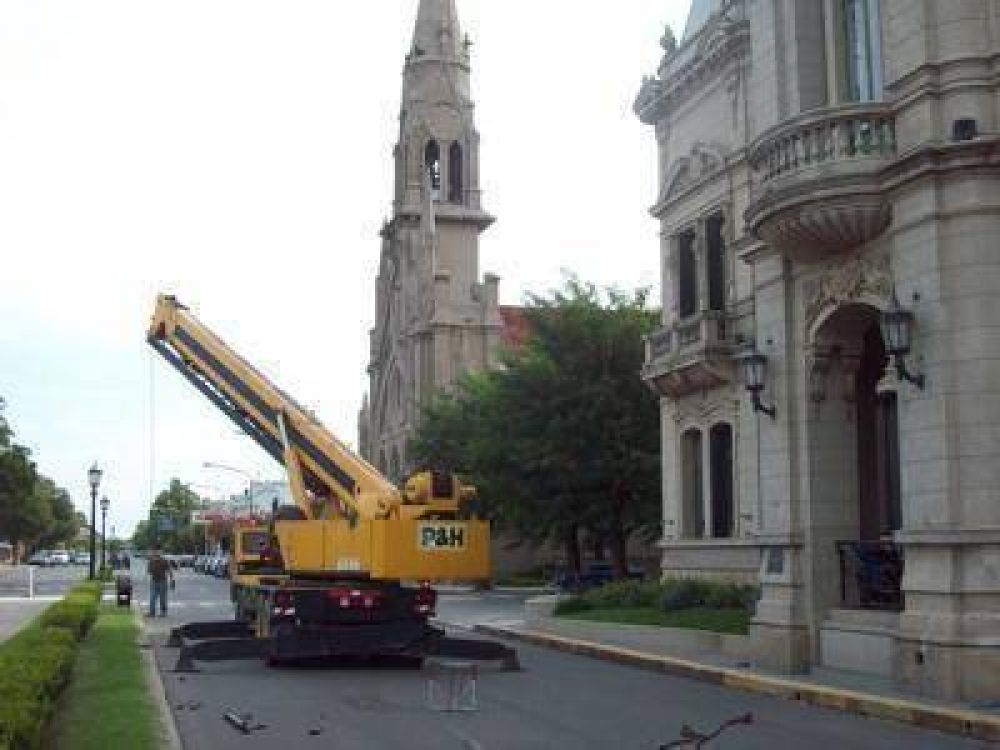 Cambiaron luminarias en el Palacio Municipal