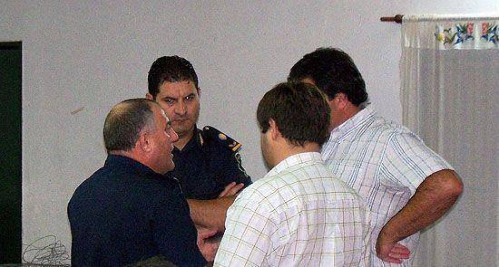 Villa Aurora: por miedo, los vecinos le pidieron a la Polic�a postergar la reuni�n y pasarla al Concejo