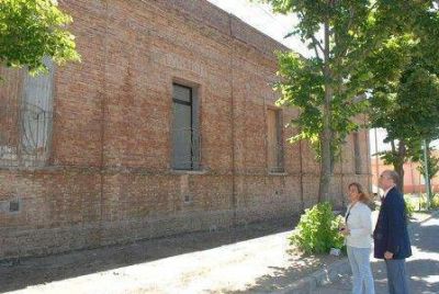 Se inici� la limpieza exterior del Centro Cultural Municipal "Hogar San Jos�"
