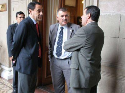 Esperan con ansiedad la llegada de Alperovich a Tucum�n 