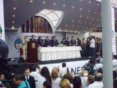 Manzur: "este es un hospital para los pr�ximos 100 a�os"