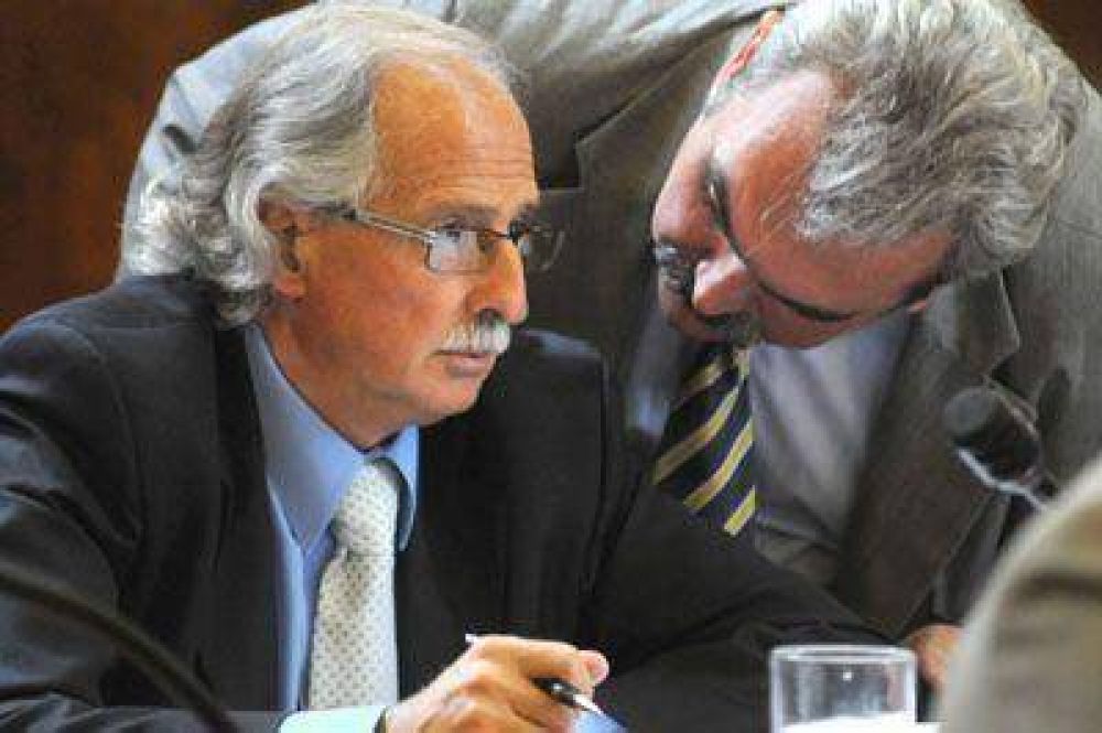 Por mayor�a, concejales y mayores contribuyentes aprobaron aumentos de tasas