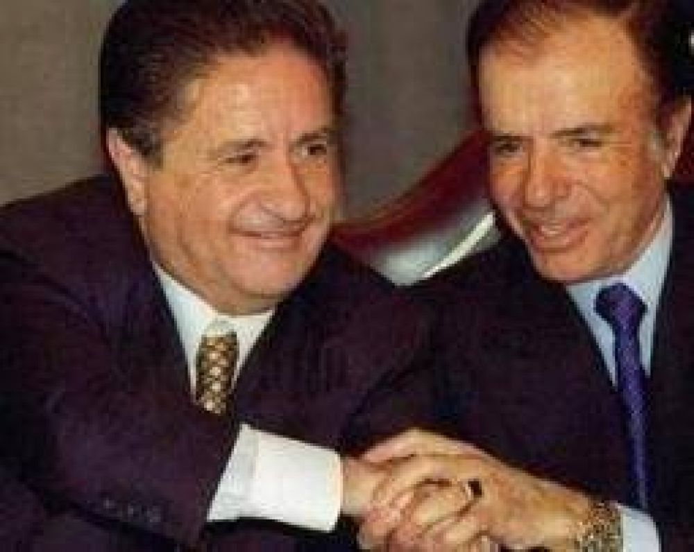 Menem y Duhalde se "reencontraron" y hablaron de pol�tica anti-K