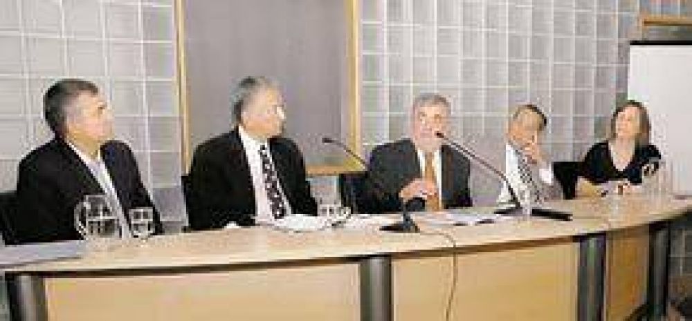 Gobernadores, a favor de cambiar el impuesto al cheque