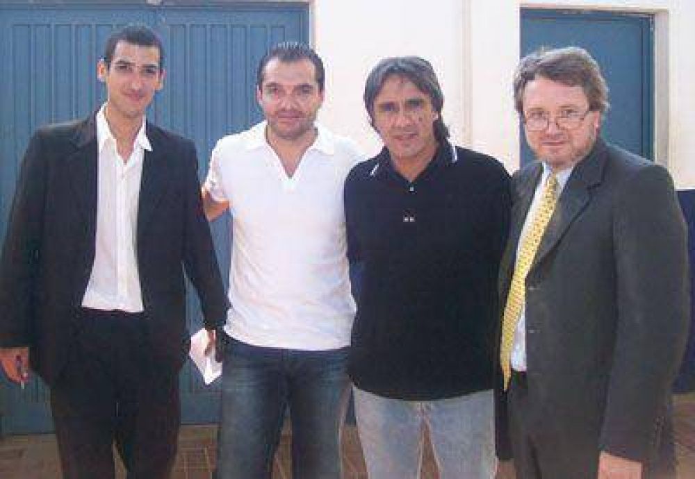 Se firm� el acuerdo para el gerenciamiento de Juventud