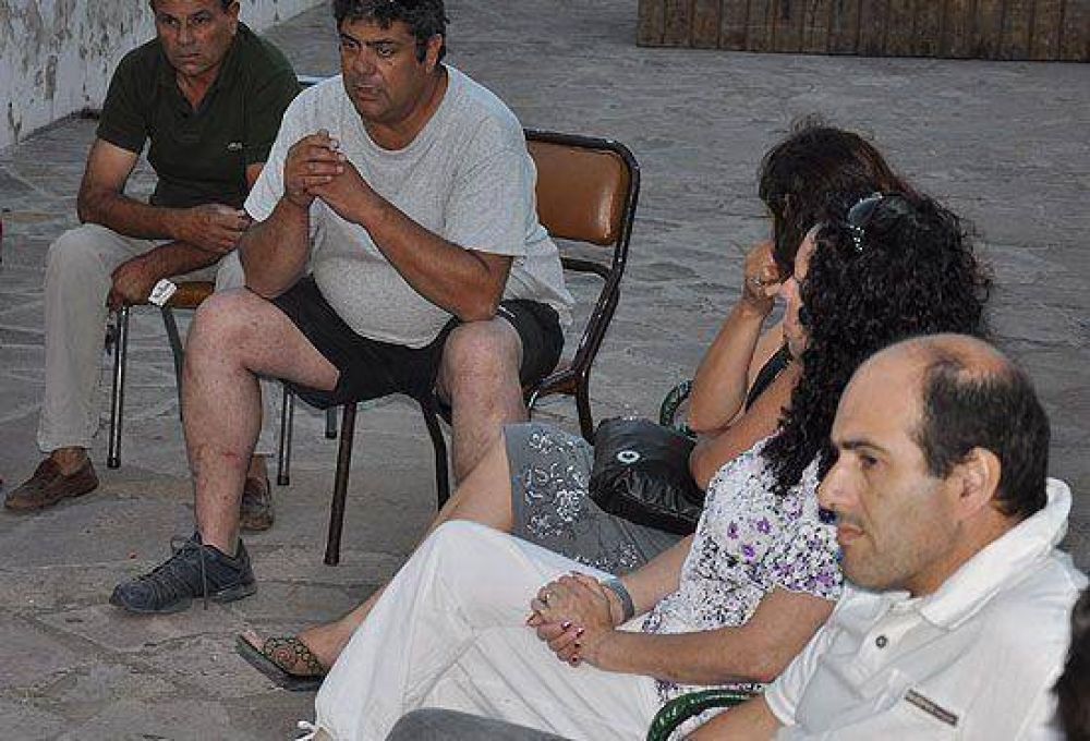 Salarios: los municipales van a asamblea con profesionales