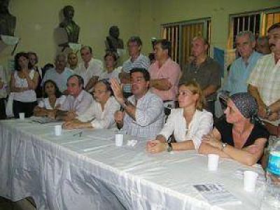 El gobernador asumi� la conducci�n justicialista 