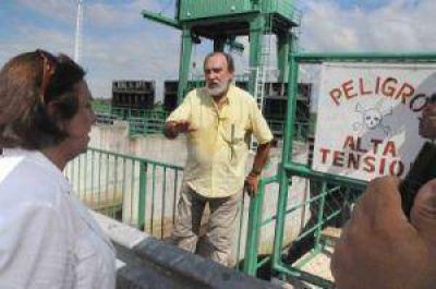 Dique del r�o Negro: Fuerte cruce del ambientalista Vargas y el directorio de APA