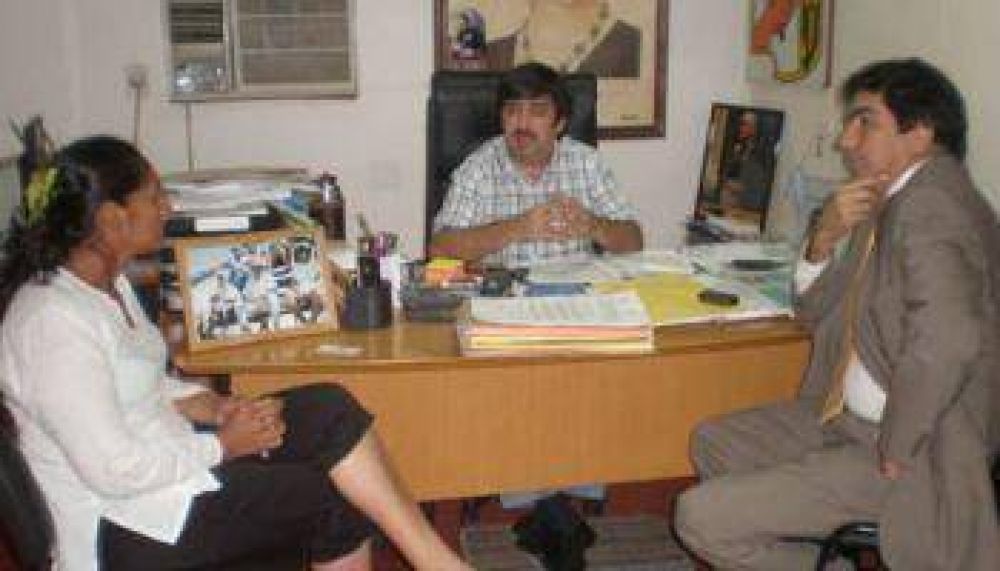 Mart�nez elabor� una agenda de trabajo para atender necesidades de las comunidades abor�genes