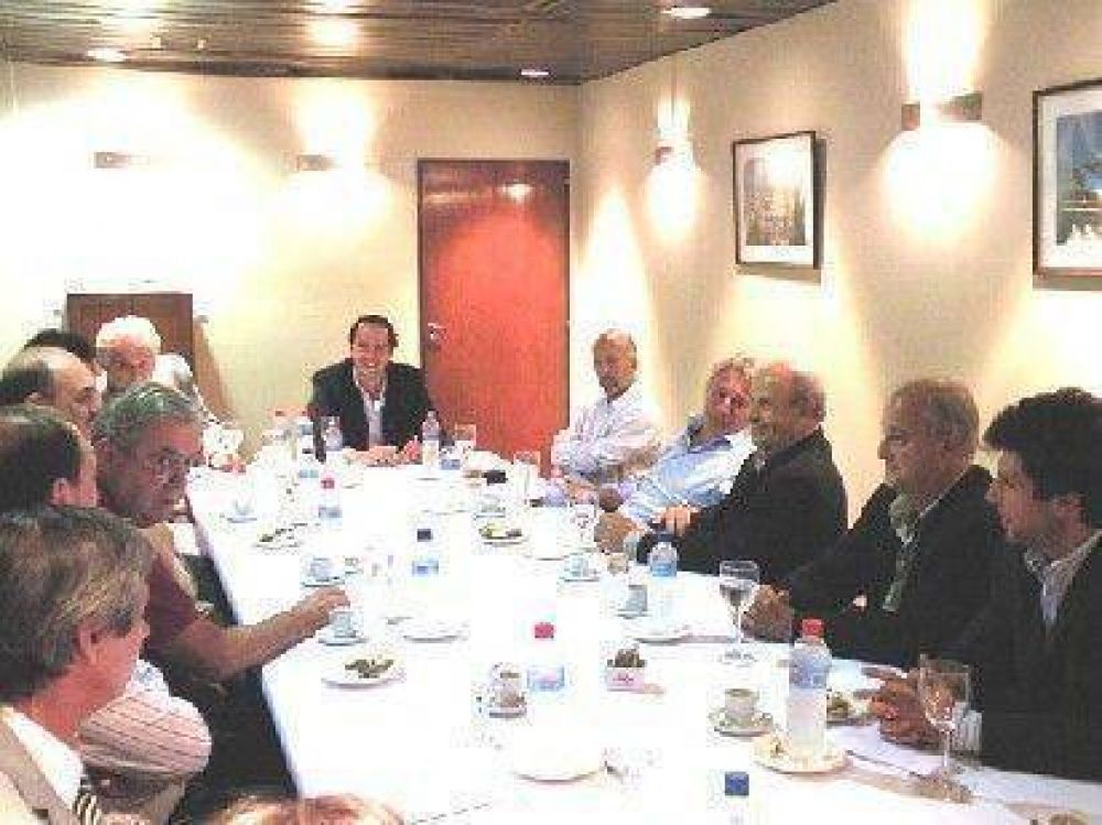 Mera se reuni con representantes del sector olivcola de Catamarca