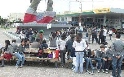 Estudiantes de Caleta reclaman m�s espacios