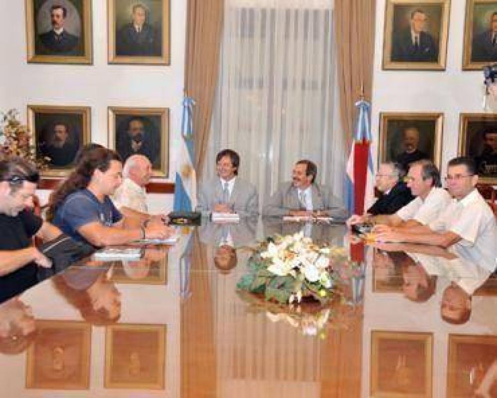 Ofrecieron un 15 por ciento de suba a los estatales