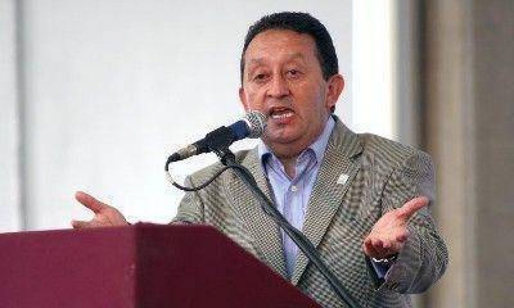 Jaque carg� contra la oposici�n y dio promesas al sector vitivin�cola