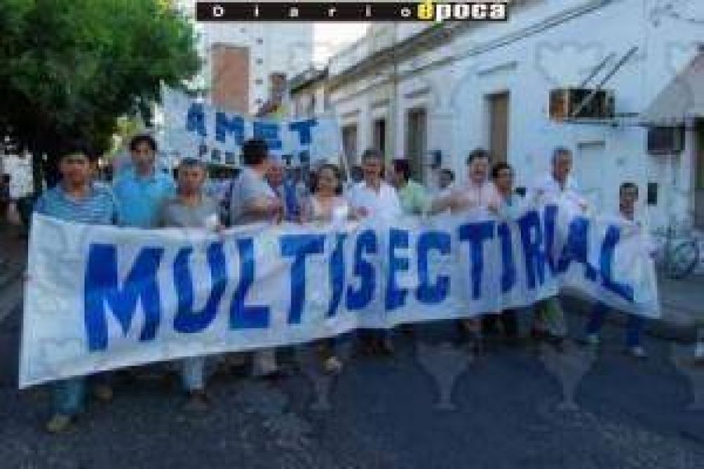 Sindicatos se movilizan por aumentos, presupuesto y contra los despidos