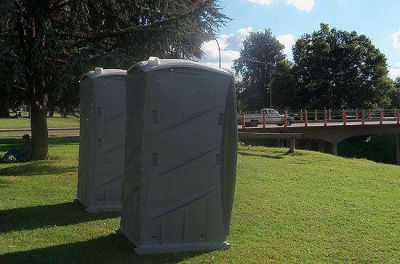 Colocan ba�os qu�micos hasta fines de marzo en Parque Mitre