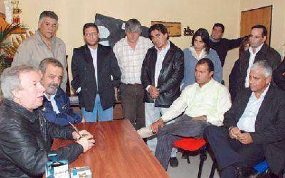 Peralta advirti� que si se traba el uso de reservas peligran obras para Santa Cruz