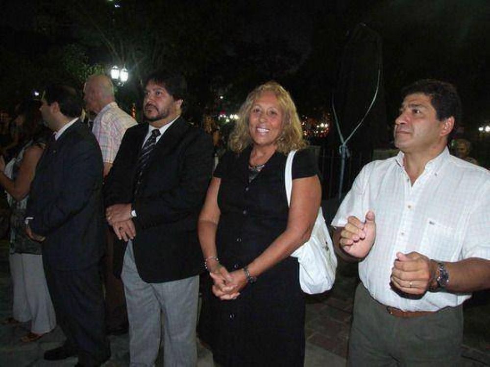 En la Plaza Eduardo Costa: Campana inaugur su monumento al tango