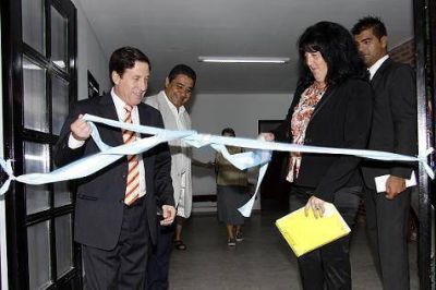 INAUGURAN COLEGIO EN LANUS