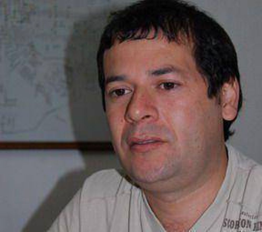 Fernando Racca le "peg� duro" a Gamarra 