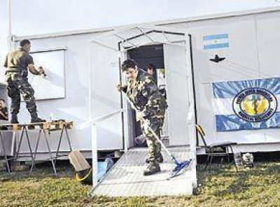 Militares argentinos levantan tres hospitales de emergencia