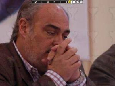Colombi atraviesa el momento m�s cr�tico de su segunda gesti�n.