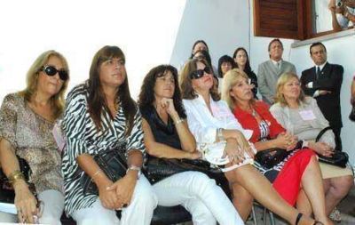 Prometen pol�ticas p�blicas y transversales para la mujer