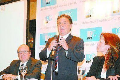 Duhalde, lanzado como candidato, busca adhesiones