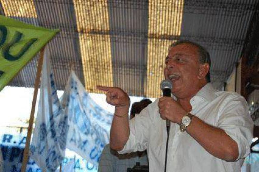 Multitudinario acto en Derqui  Z�ccaro pidi� apoyo a Cristina ante el clima golpista