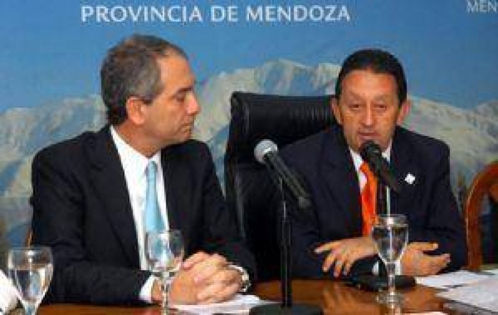 Jaque insiste: no se puede cambiar por ley el reparto de plata