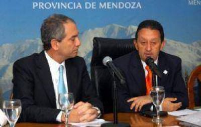 Jaque insiste: no se puede cambiar por ley el reparto de plata