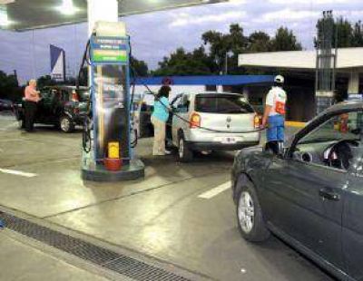Se acent�a la escasez de combustibles por cupos y alta demanda