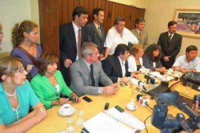 Ante la visita de Kirchner el bloque de la Alianza reclama un compromiso con el campo