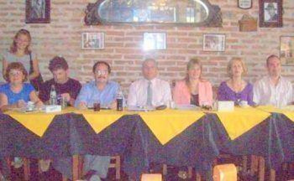 Federaci�n de Gremios pide audiencia con el gobernador para tratar la recomposici�n salarial