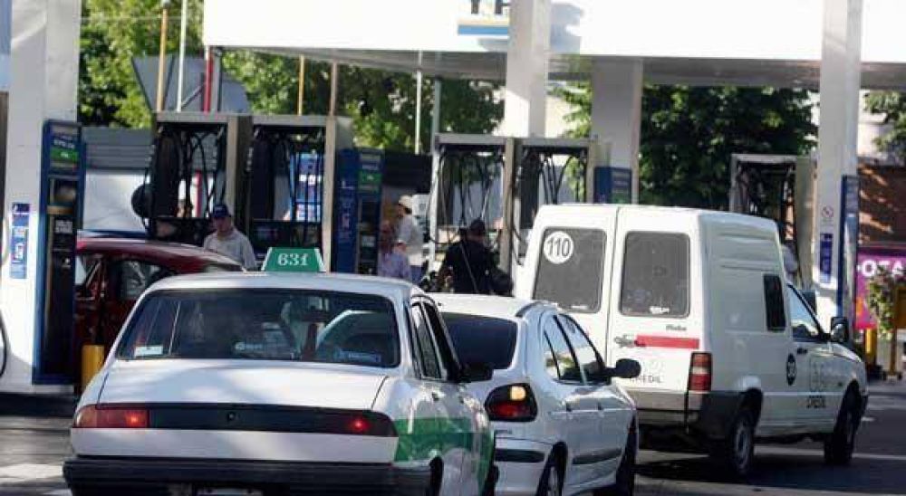 M�s problemas para cargar nafta 