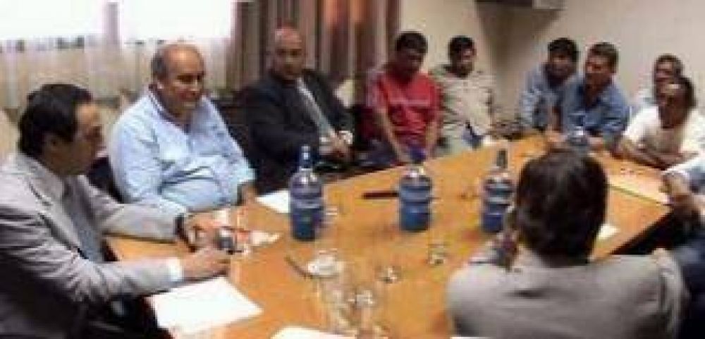 El gobierno acompa�ar� a los trabajadores del Ingenio La Esperanza, dijo La Villa