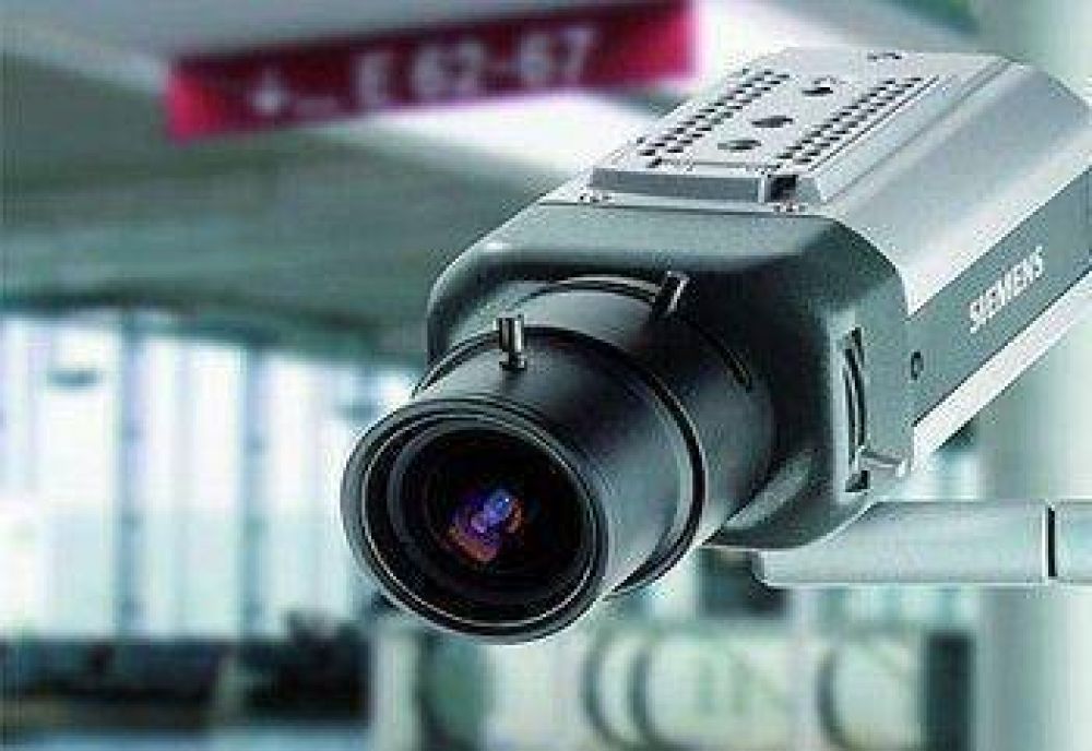 Quieren conocer el "alcance" de la contrataci�n de c�maras