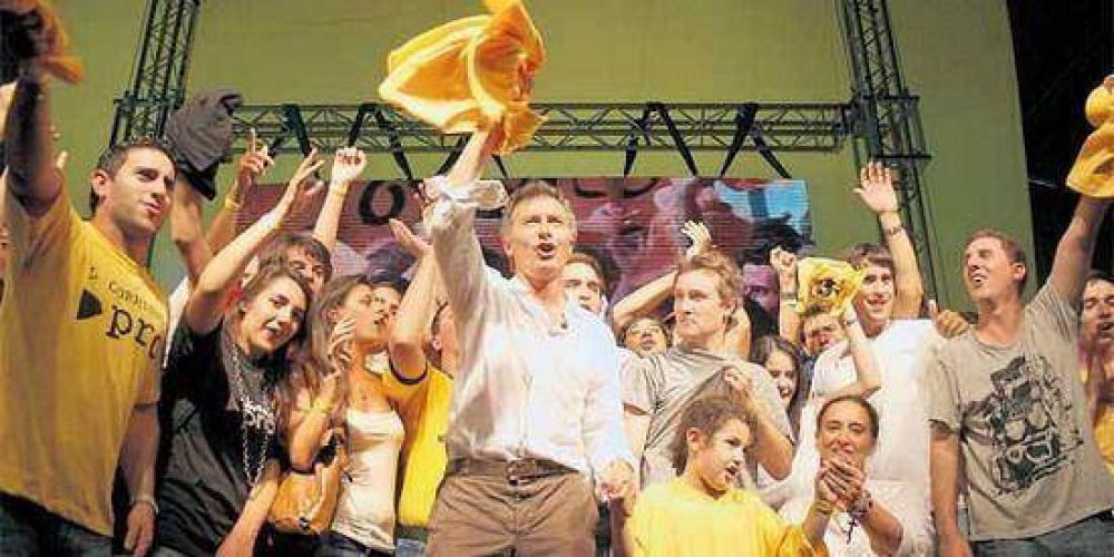 Mauricio Macri en la carrera presidencial: La juventud del Pro de Campana en importante Encuentro Nacional