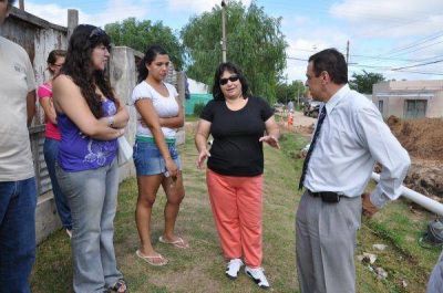El intendente C�ffaro recorri� obras en barrio Reysol