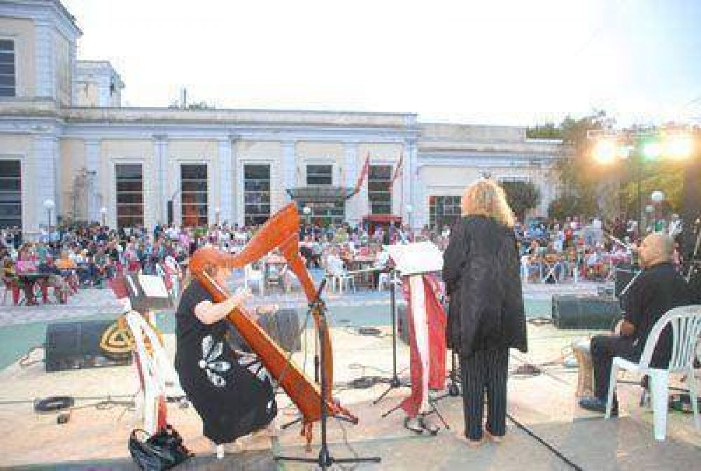 Festejos para todos en la Plaza del Agua