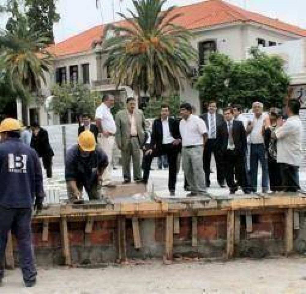 Quintela y el megabloque del PJ muestran su unidad recorriendo obras