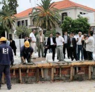 Quintela y el megabloque del PJ muestran su unidad recorriendo obras