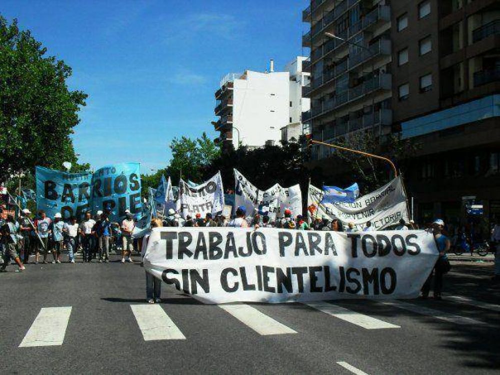 Movimientos sociales piden trabajar e intensifican las medidas