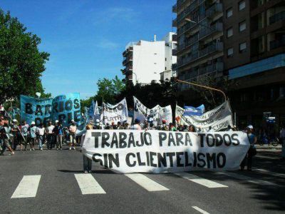 Movimientos sociales piden trabajar e intensifican las medidas