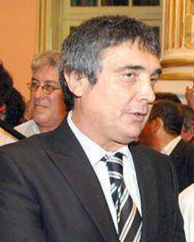 Tironeos entre peronistas y radicales por la emisi�n de bonos 