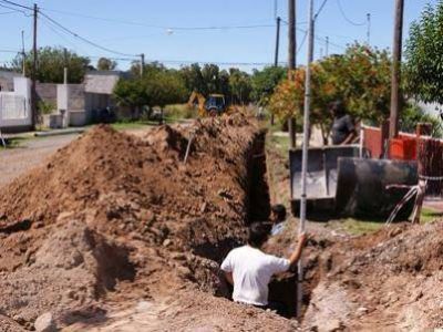 Obra de desag�es cloacales en Villa Piazza Centro