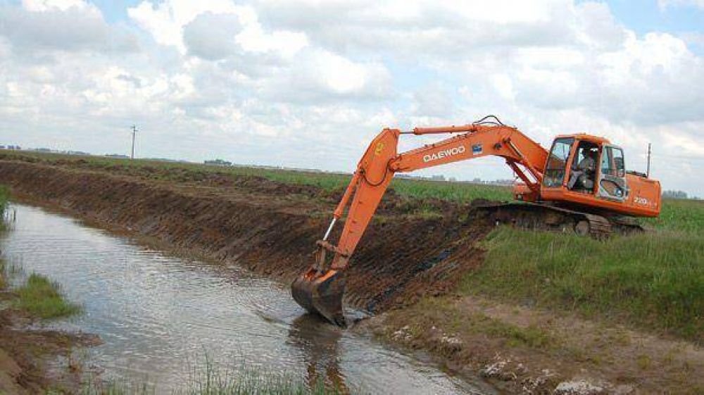 Comenzaron �ltima etapa de la canalizaci�n del Arroyo del Medio