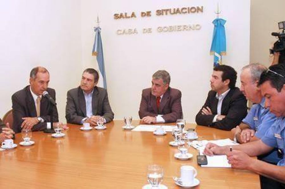 Das Neves anunci� que el piso salarial para polic�as que est�n en la calle ser� de $ 3.000